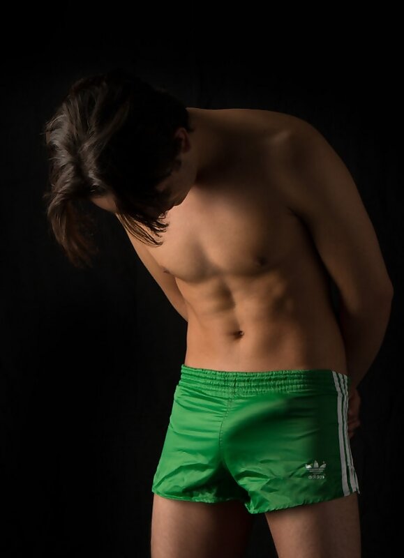 Next Image >>
