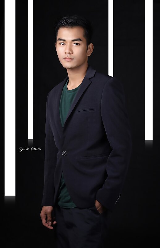 Next Image >>