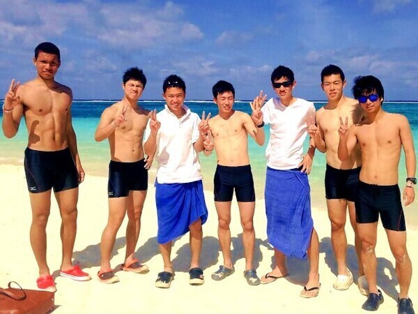 Next Image >>