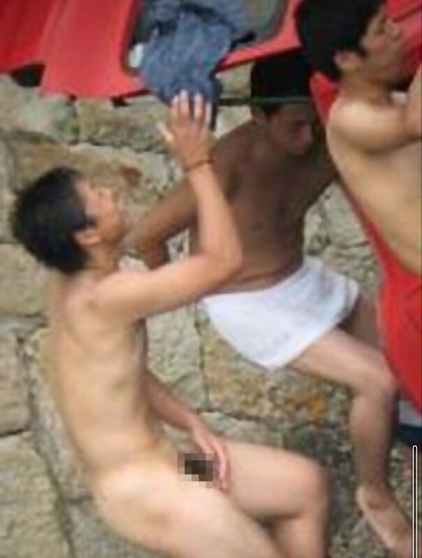 Next Image >>
