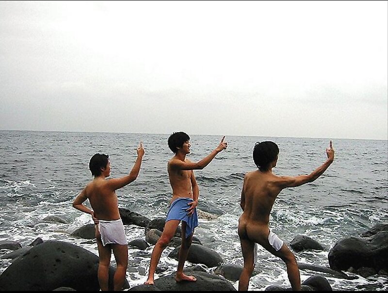 Next Image >>