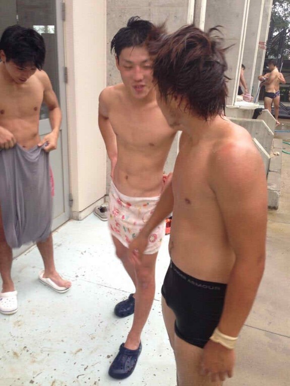 Next Image >>