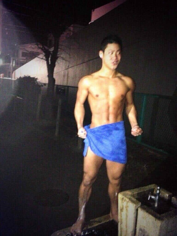 Next Image >>