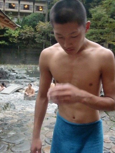 Next Image >>
