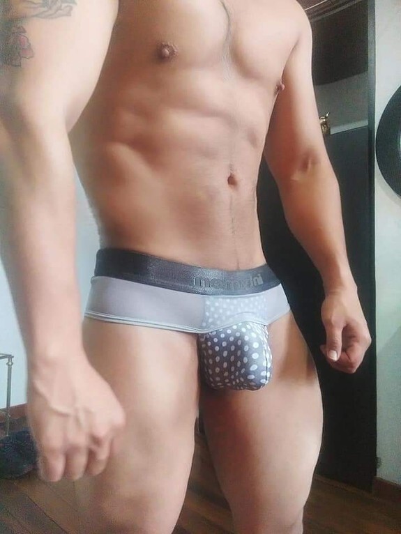 Next Image >>