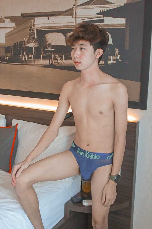 Next Image >>