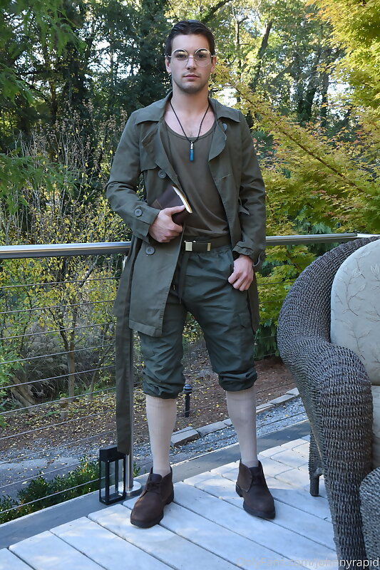 Next Image >>