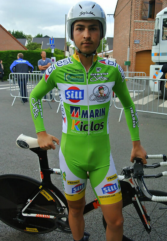 Next Image >>