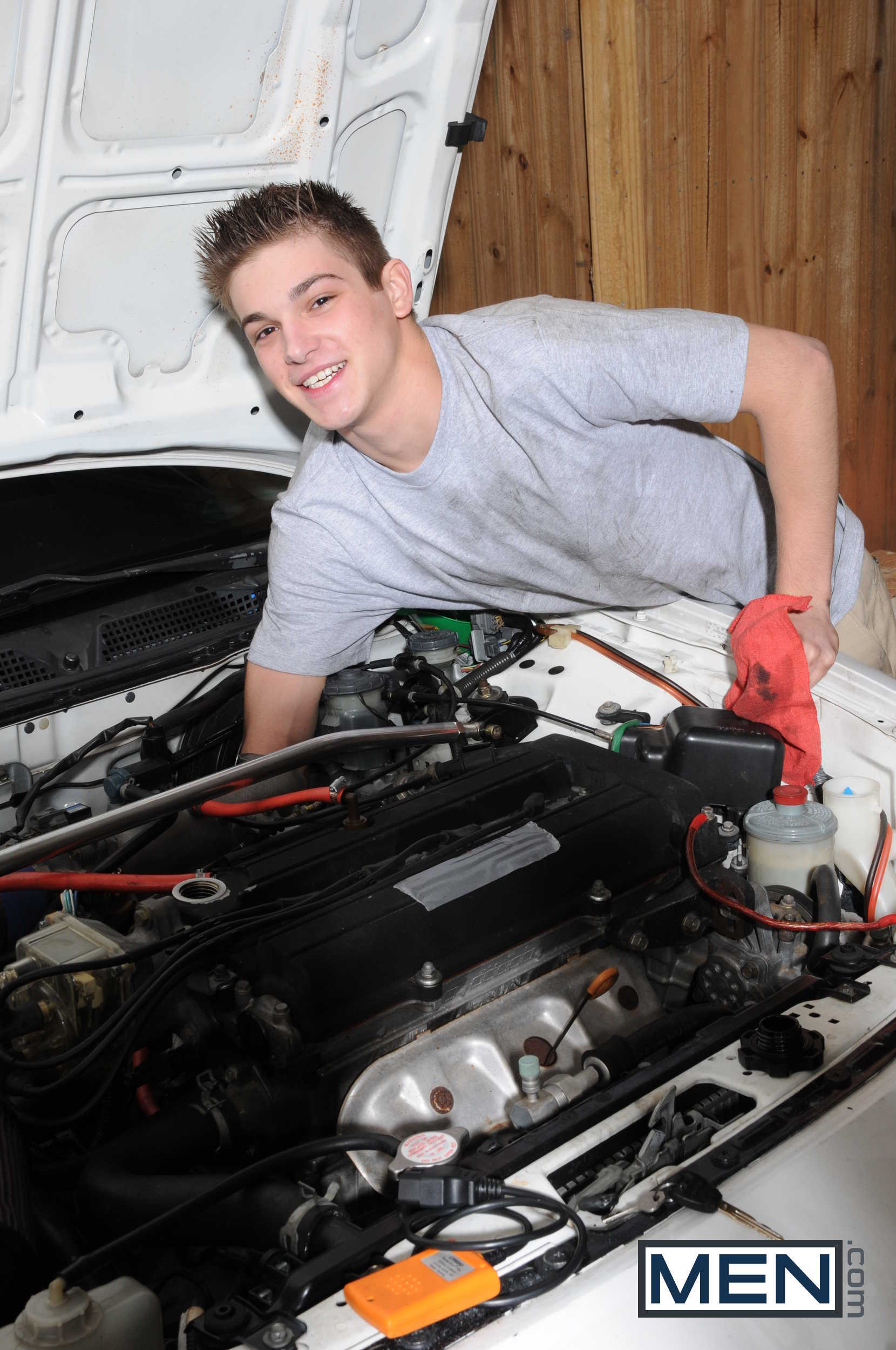 Men.com: Mechanic Meltdown - фото 62 - BoyFriendTV.com