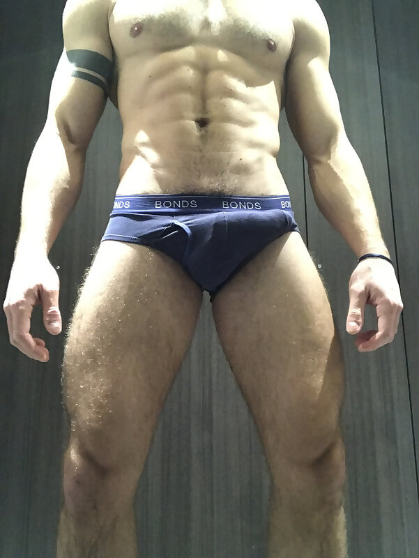 Next Image >>