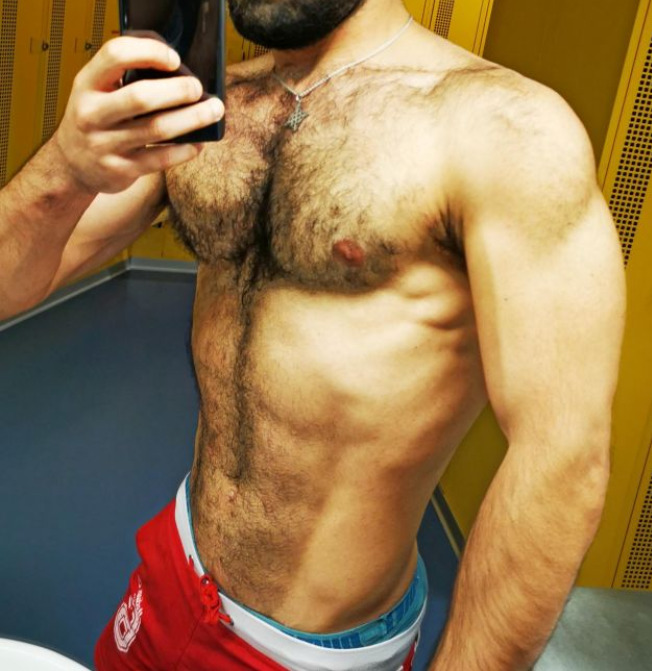 Next Image >>