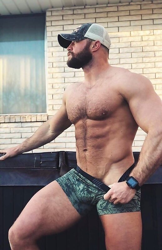 Next Image >>