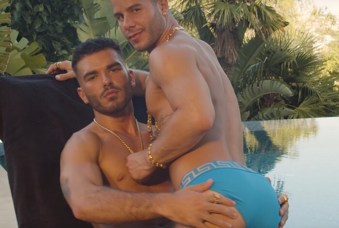 Next Image >>