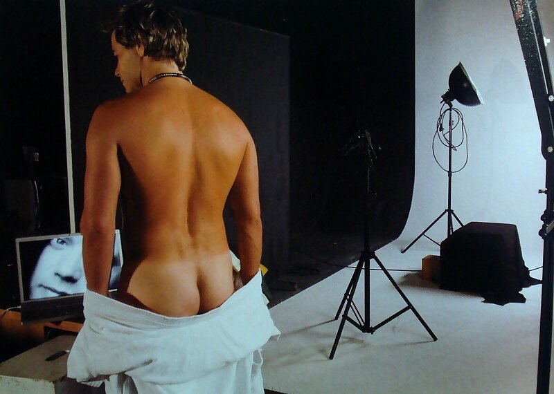 Next Image >>