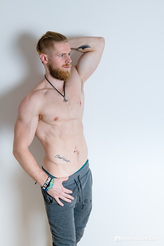 Next Image >>