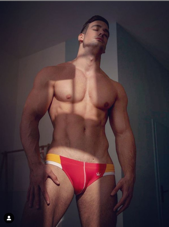 Next Image >>