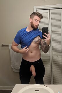 Popular Monster Dick Gay Mobile Porn Pics and Galleries - BoyFriendTV