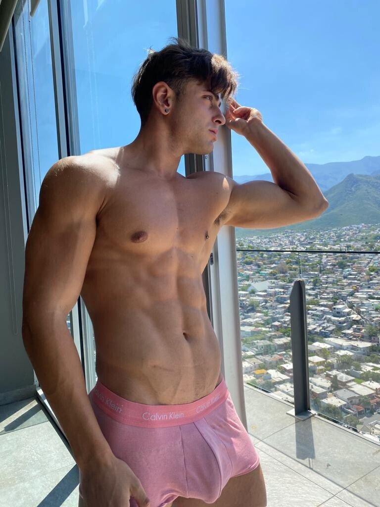 Carlos Effort Hot - Photo 46 - BoyFriendTV.com