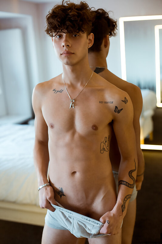 Next Image >>