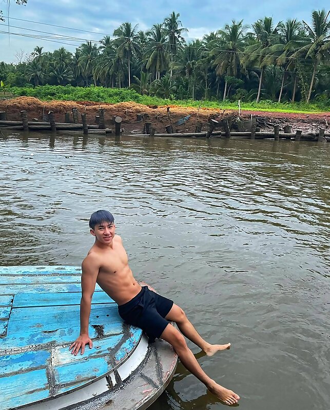 Next Image >>