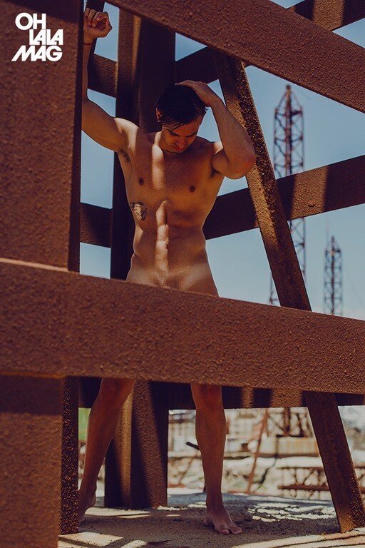 Next Image >>