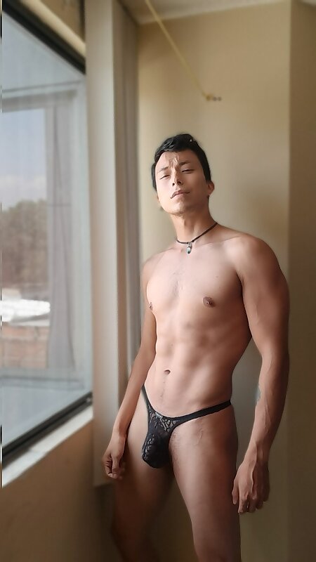 Next Image >>