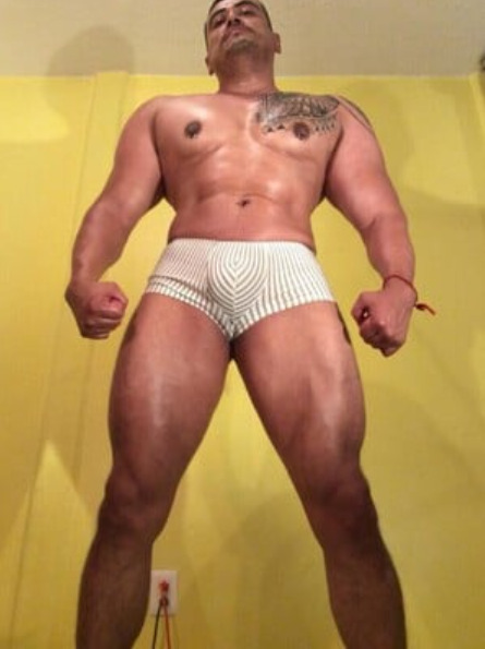 Next Image >>