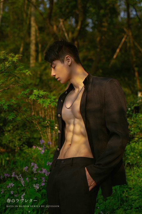 Next Image >>