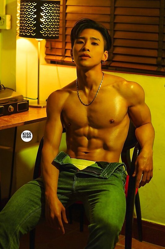 Next Image >>