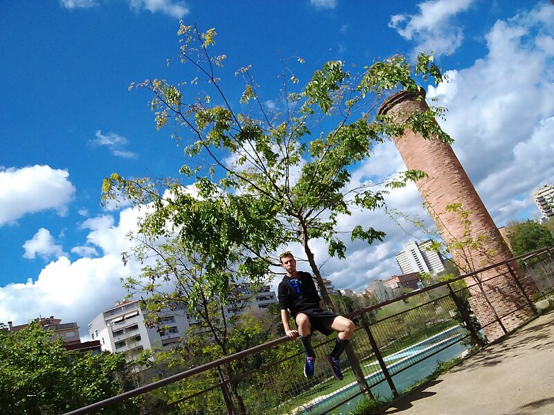 Next Image >>
