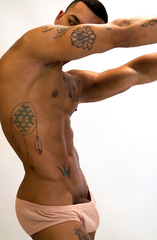 Next Image >>
