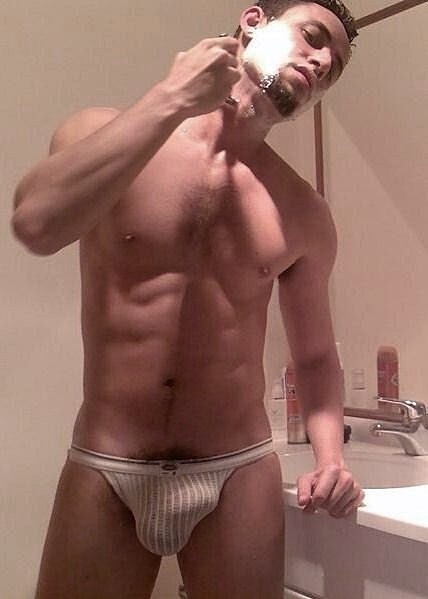 Next Image >>
