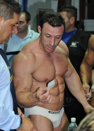 Next Image >>