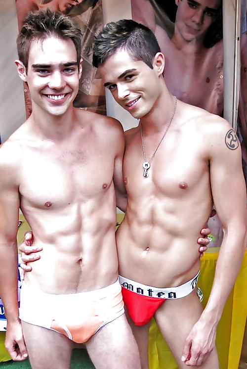 Next Image >>