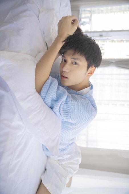 Next Image >>