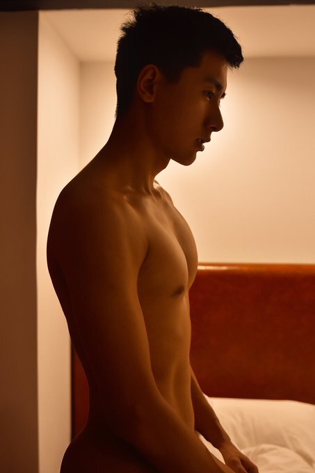Next Image >>