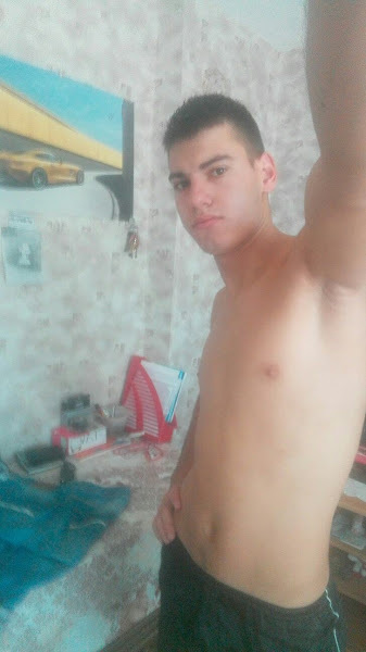 Next Image >>