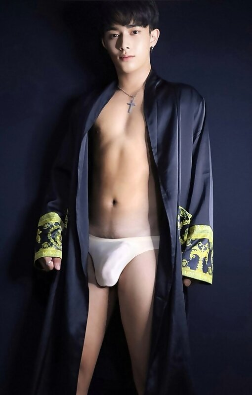 Next Image >>