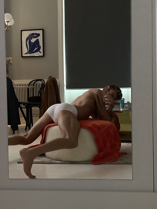 Next Image >>