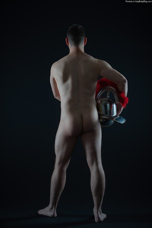 Next Image >>