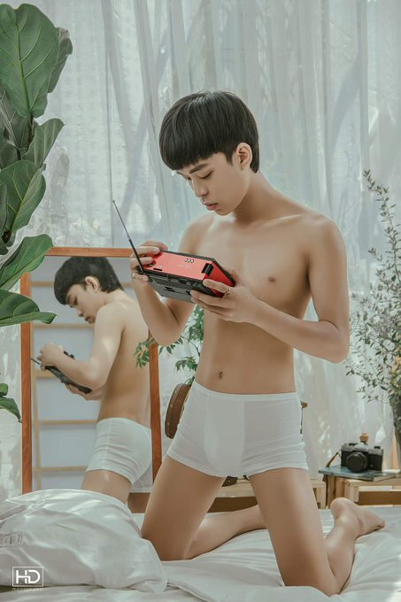 Next Image >>