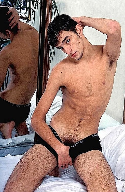 Next Image >>