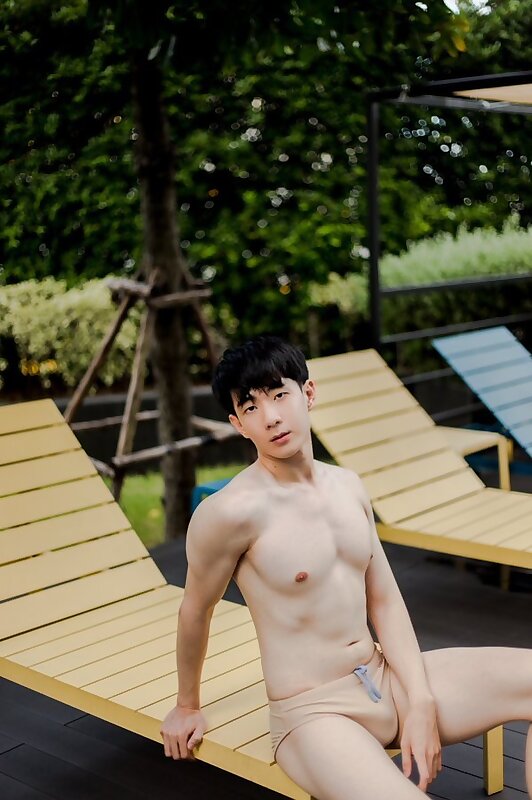Next Image >>