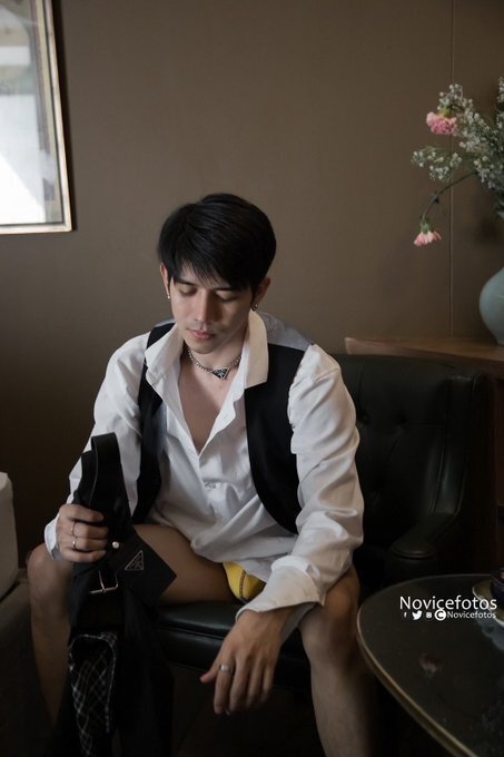 Next Image >>