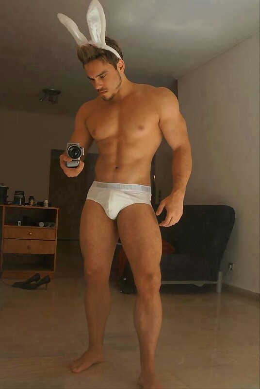 Next Image >>