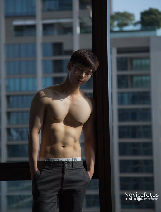 Next Image >>