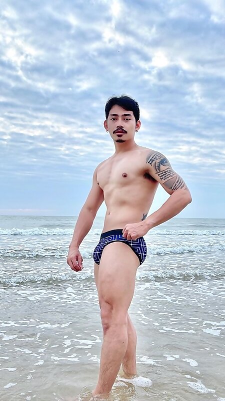 Next Image >>