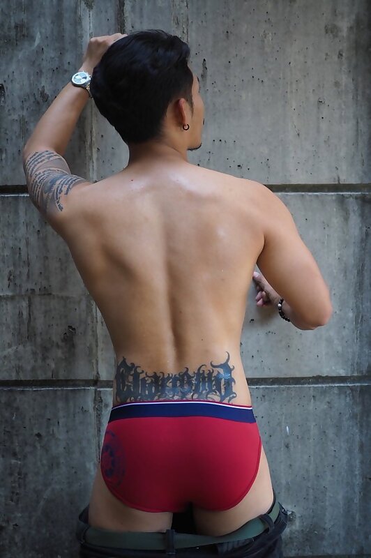 Next Image >>