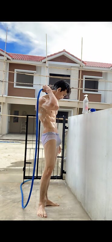 Next Image >>