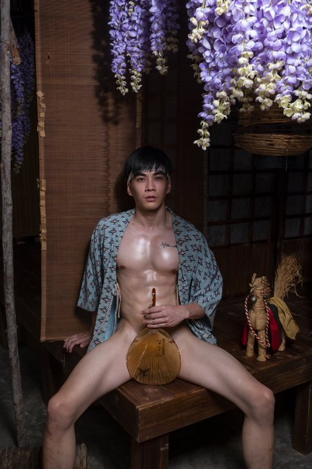 Next Image >>